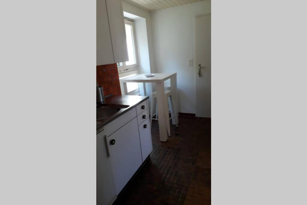 Parking voiture&Appartement 2pcs Lausanne centre Buitenkant foto