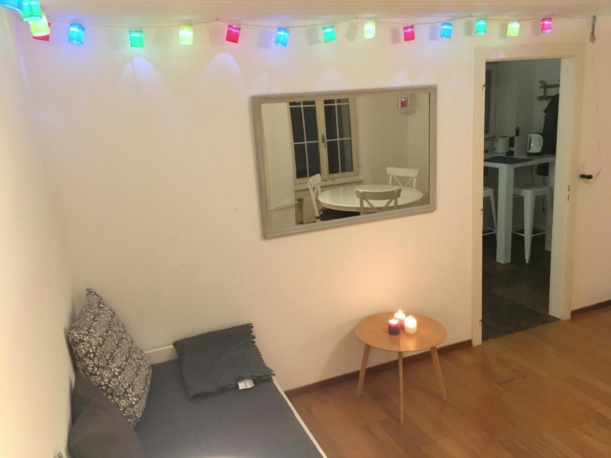Parking voiture&Appartement 2pcs Lausanne centre Buitenkant foto