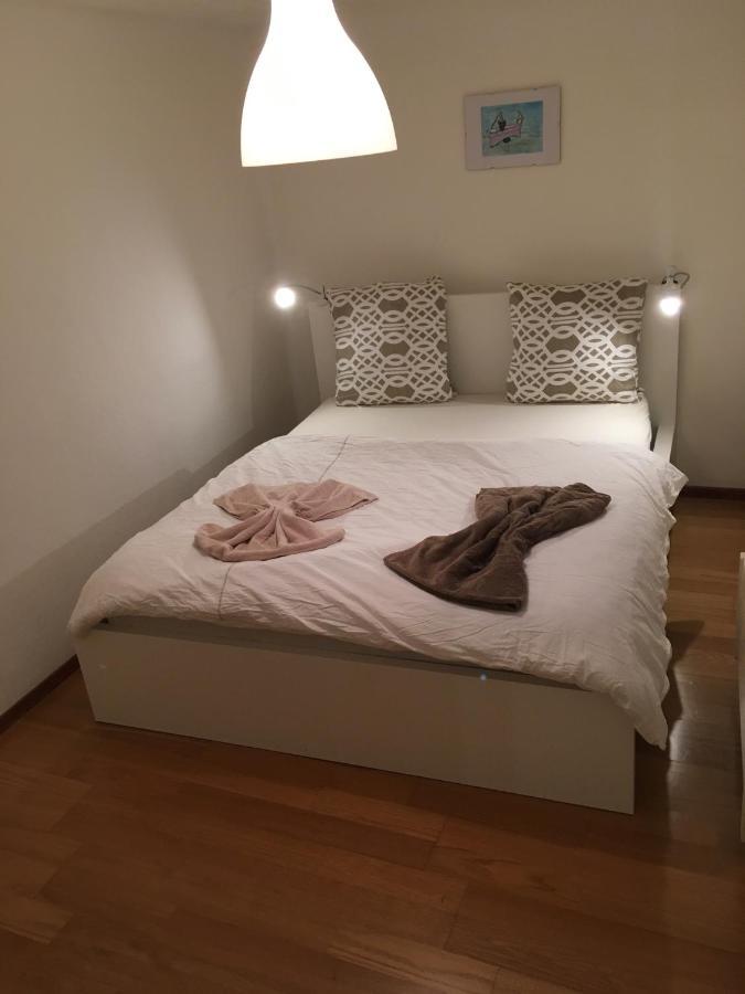 Parking voiture&Appartement 2pcs Lausanne centre Buitenkant foto